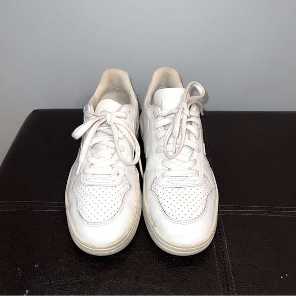 Veja V-10 Low-Top Sneakers in Extra White - Picture 3 of 7